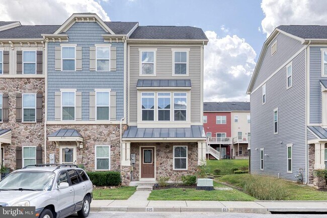 Primary Photo - 613 Ravenwood Dr
