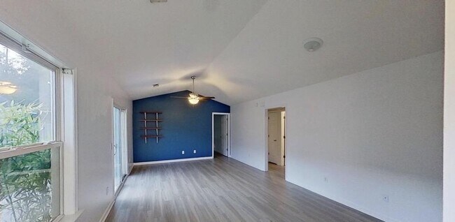 Building Photo - 1113 Loman Ln
