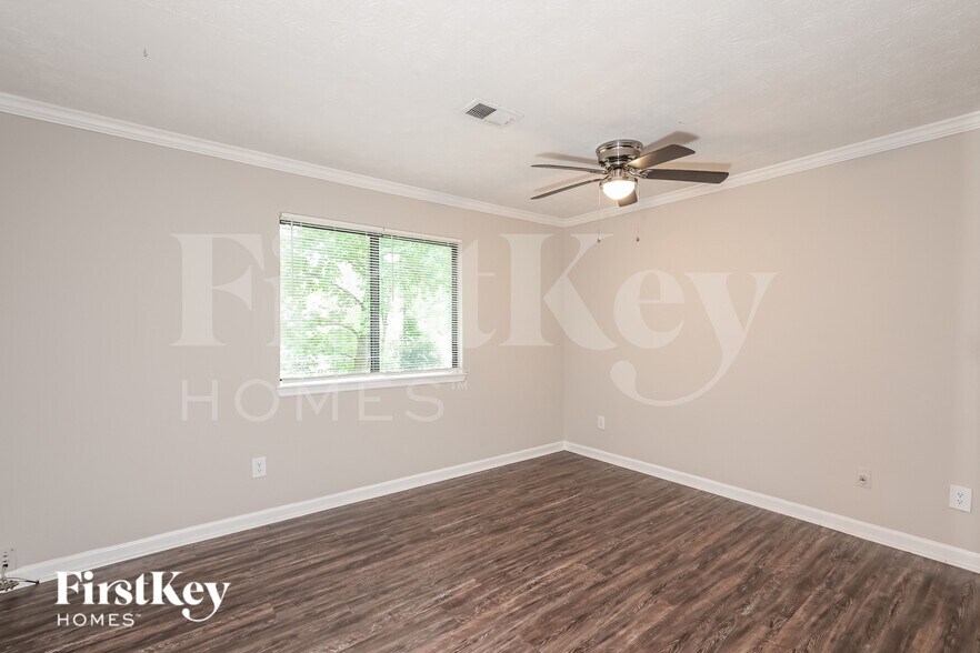 Building Photo - 652 Sunfield Dr NW