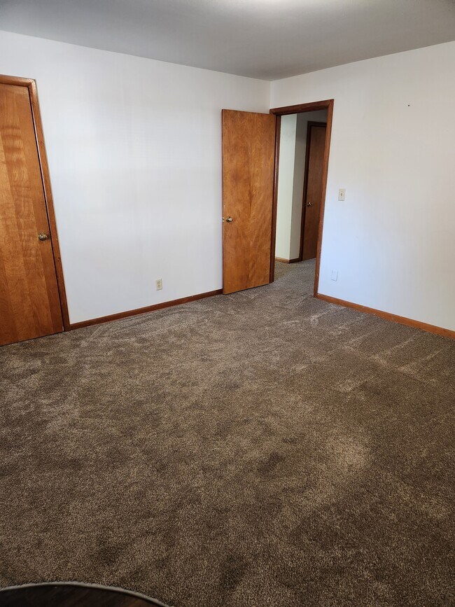 Building Photo - Swords & Rohmann