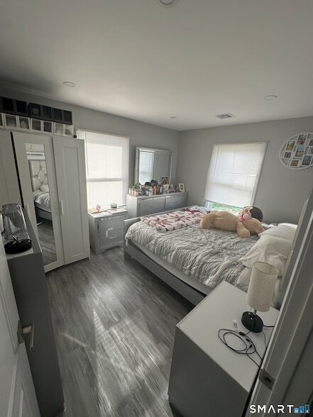 Building Photo - 180 Pleasantview Ave