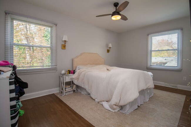 Building Photo - 3520 Sargeant Dr