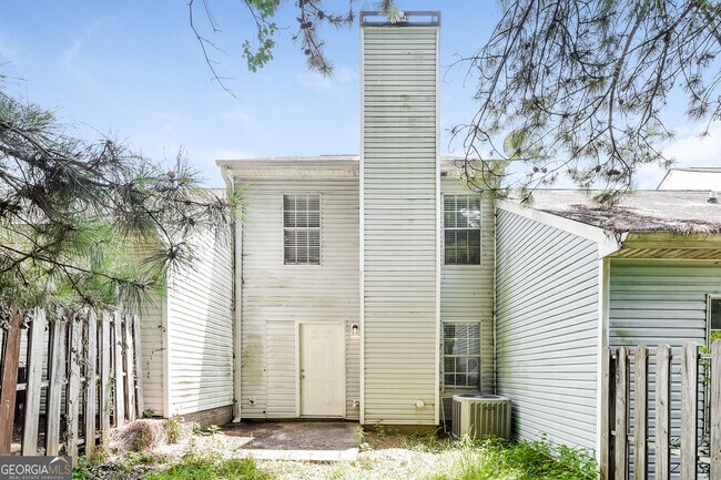 Building Photo - 5963 Sherwood Trace