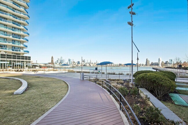 Building Photo - 20 Newport Pkwy