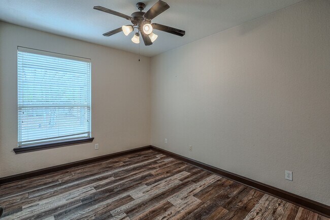 Building Photo - 42 Rocky Point Ct