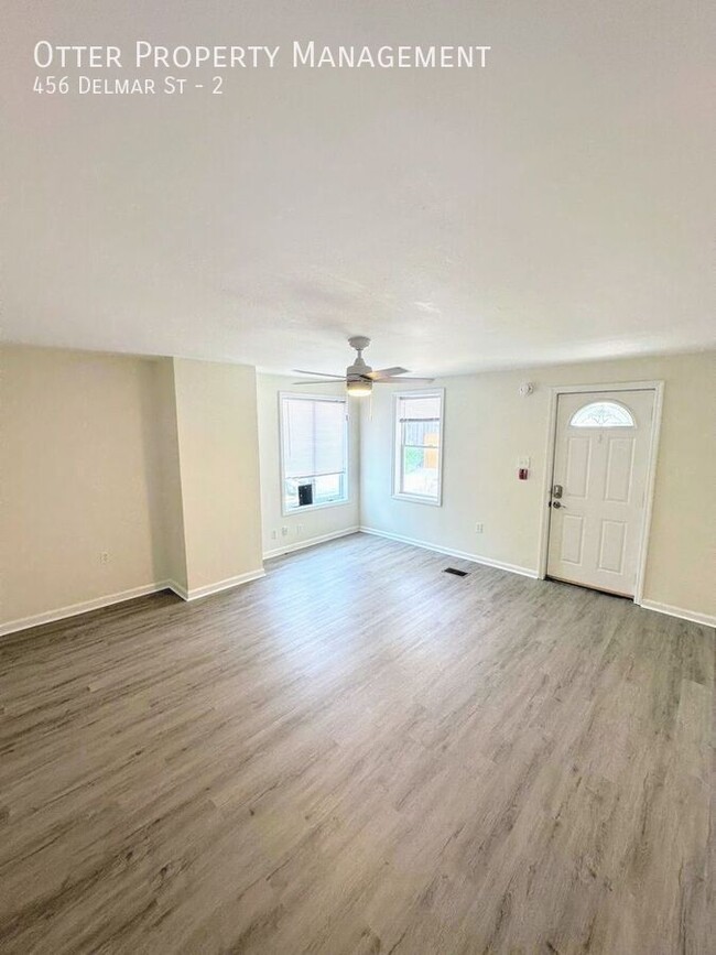 Building Photo - 456 Delmar St