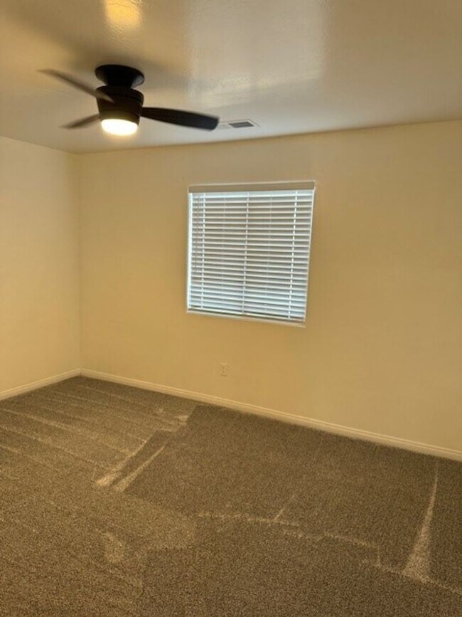 Building Photo - 3126 Silverlake Dr