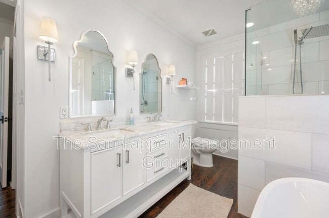 Building Photo - 216 W Carolina Ave