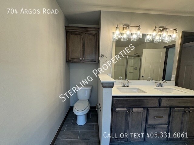 Building Photo - 704 Argos Rd