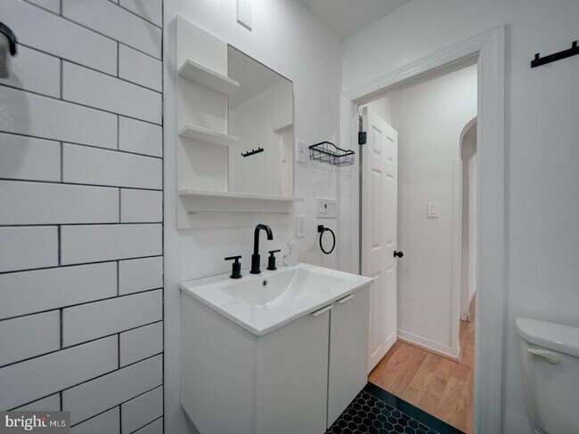 Building Photo - 6625 Harrison Ln