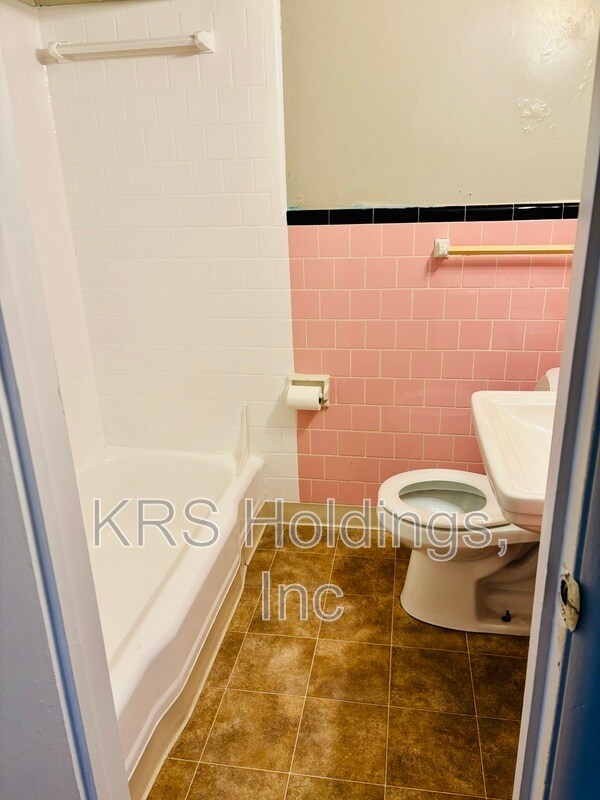 Building Photo - 5435 Remuda Dr