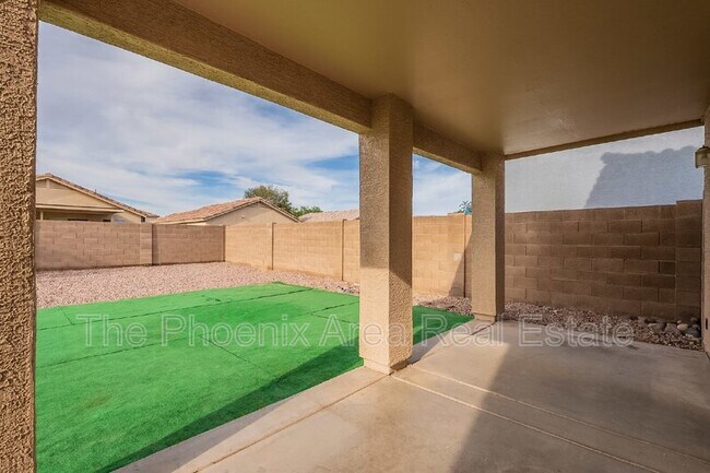 Building Photo - 11928 W Columbine Dr