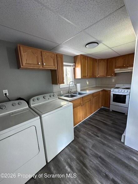 Building Photo - 148 Monroe St