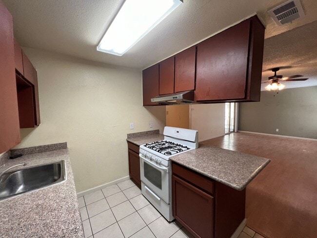 Building Photo - Single story 3 bedroom with two car garage!