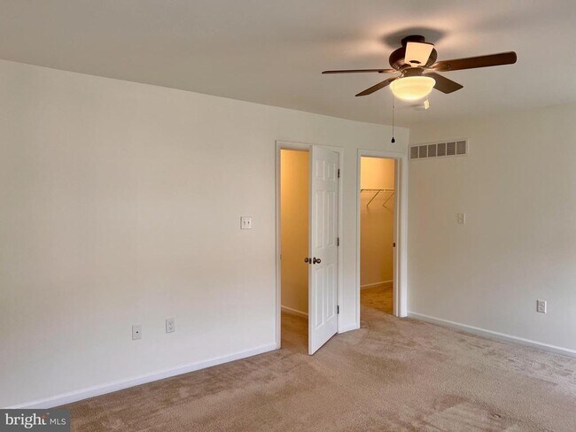 Building Photo - 654 Jacobsen Cir