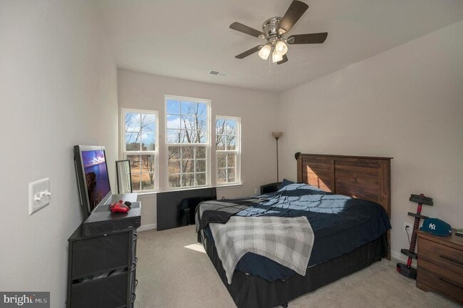 Building Photo - 7977 Independence Dr