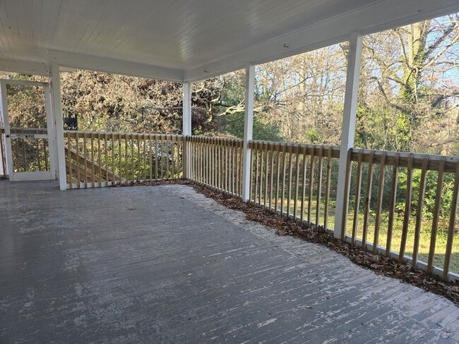 Building Photo - 1831 W 1st St