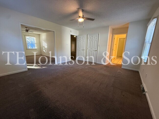 Building Photo - Charming 3-Bedroom Home with Rocking Chair Porch and Screened Back Patio