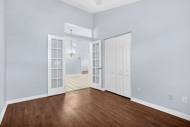 Building Photo - 2340 Commodores Club Blvd