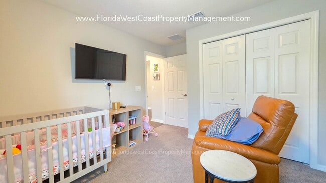 Building Photo - EXCEPTIONAL 3 BEDROOM/2 BATH HOME PLUS LARGE FENCED YARD! LONG TERM LEASE- UNFURNISHED!