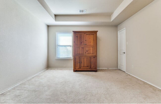 Building Photo - 322 Tribute Dr