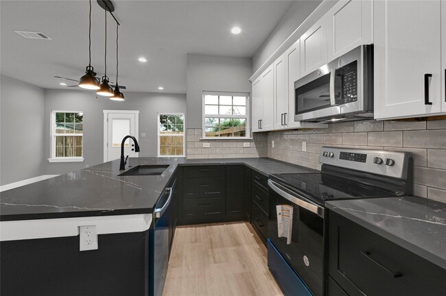 Building Photo - 7415 Hezekiah Ln