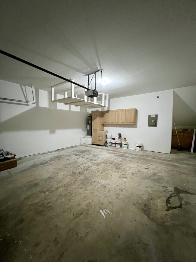 Building Photo - 2546 Sequoia Height St