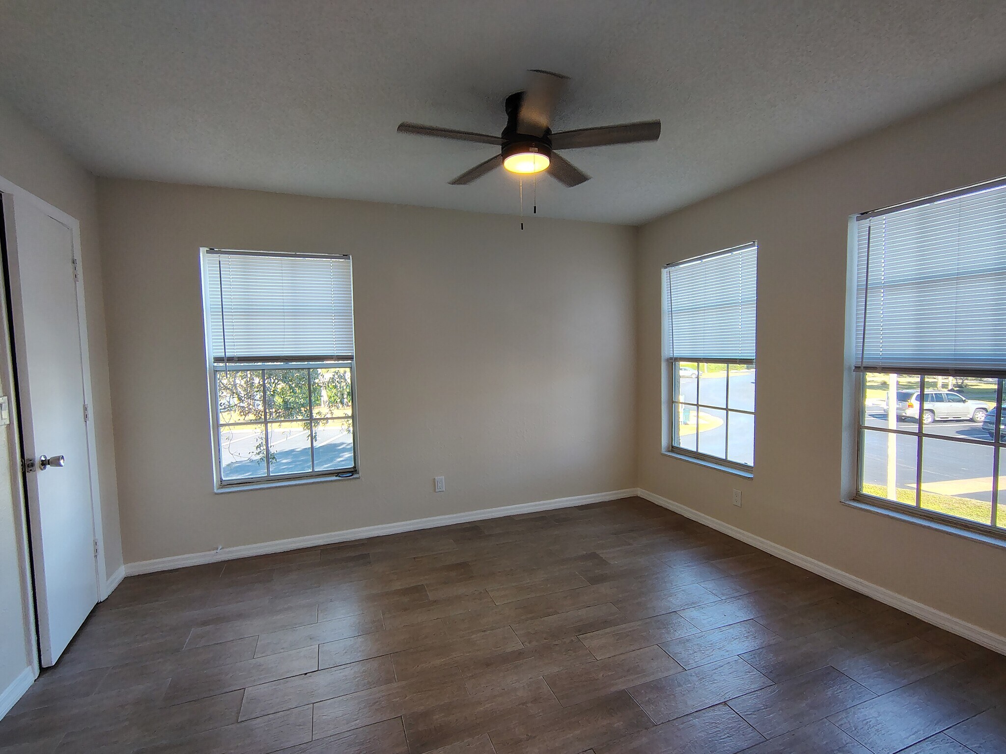 Building Photo - 194 Santa Clara Dr