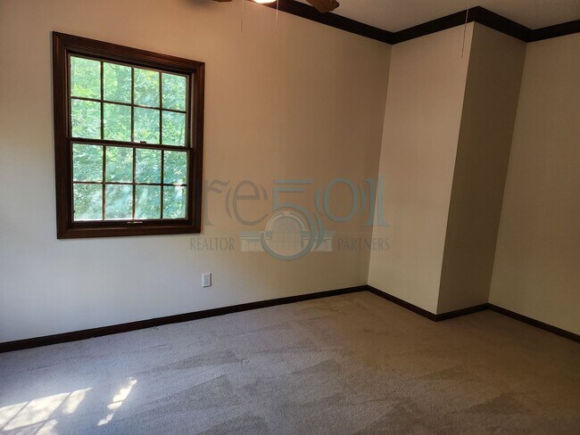 Building Photo - RARE exquisite home on acreage in the heart of West Little Rock!