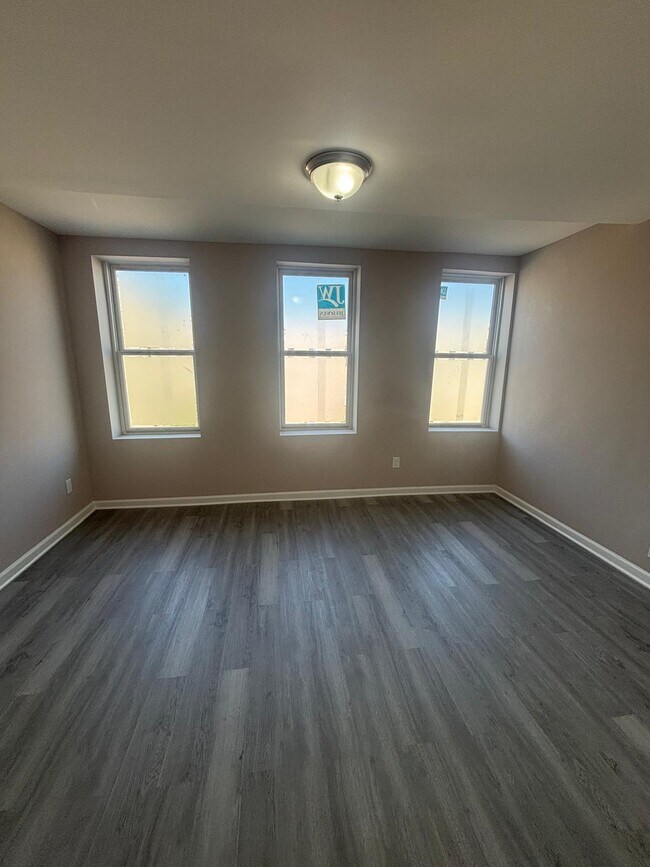 Building Photo - 1711 N Caroline St