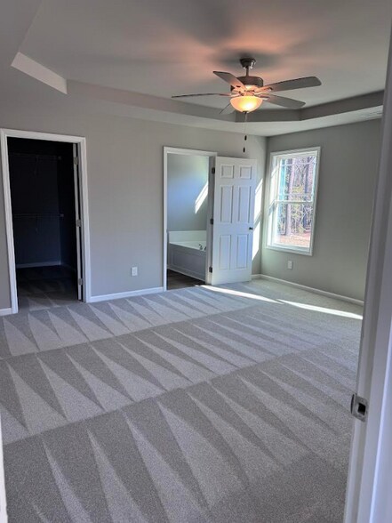 Building Photo - 405 Grand Oaks Dr