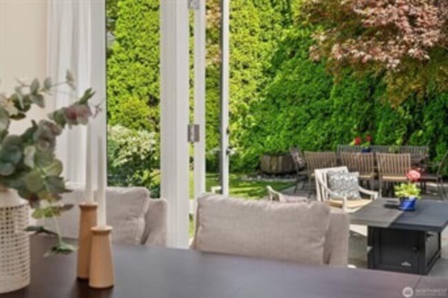 Building Photo - 4510 48th Ave NE