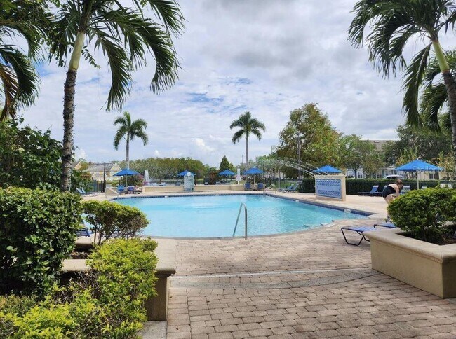 Building Photo - 4005 Santa Maria Dr