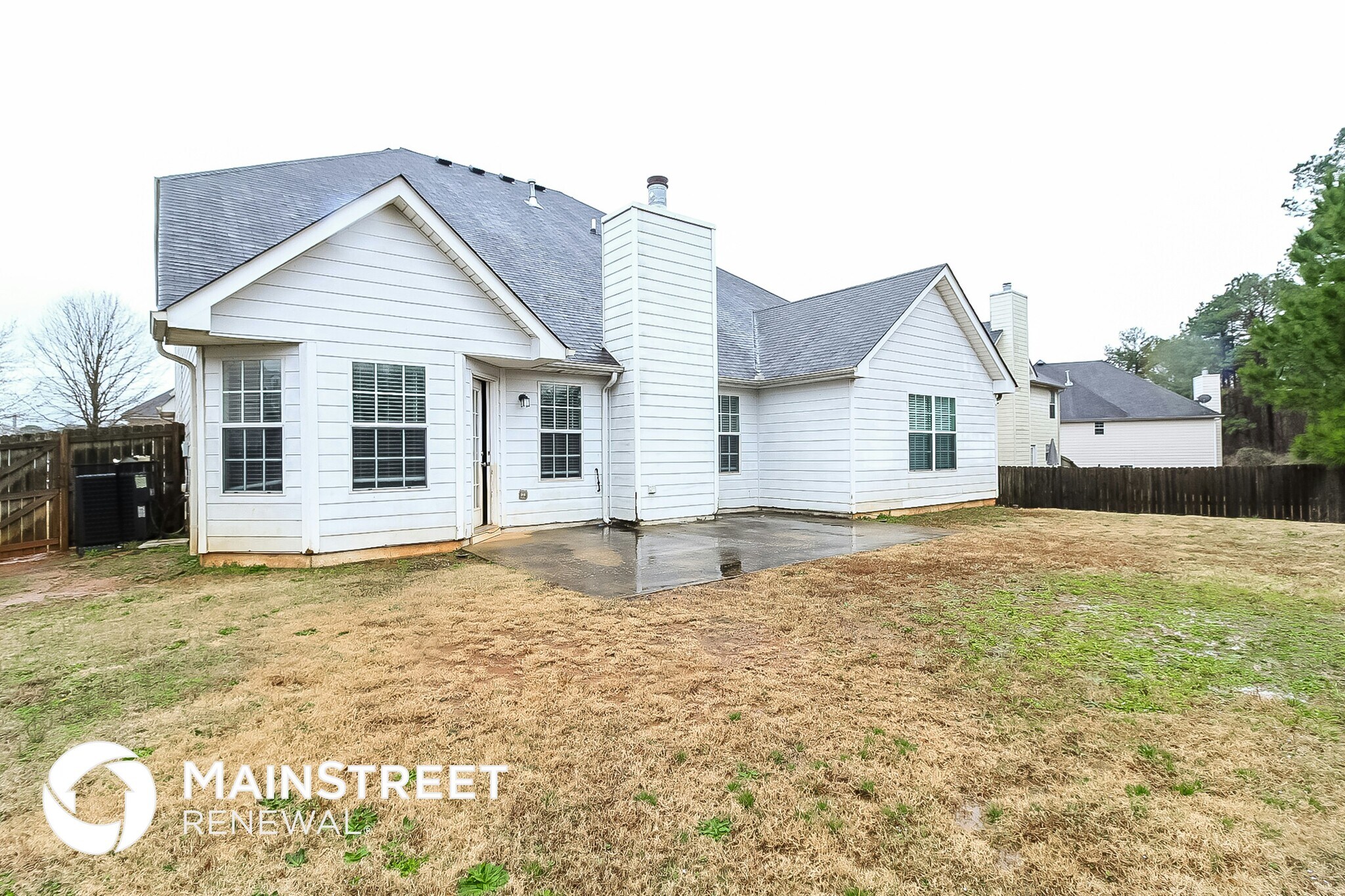 Building Photo - 3352 Hershey Dr