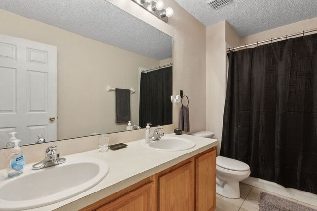 Building Photo - Spacious 3-Bedroom Home with Bonus Room Ne...