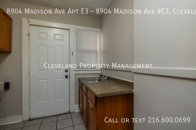 Building Photo - 8904 Madison Ave