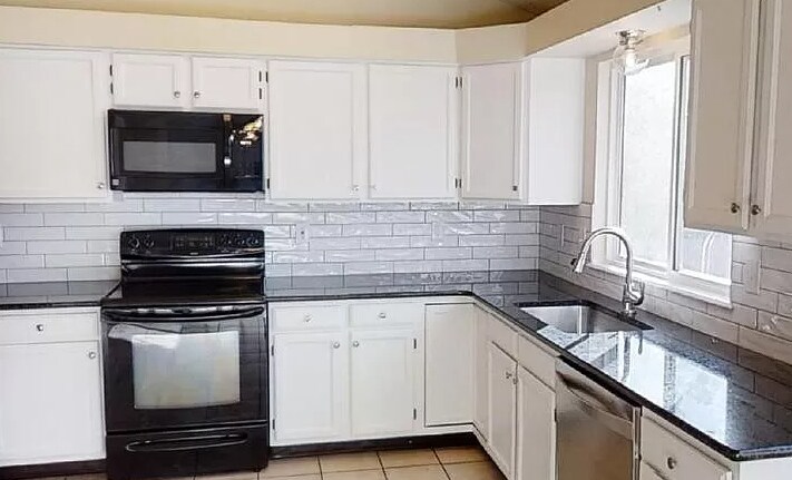 Building Photo - 7836 Scarborough Dr