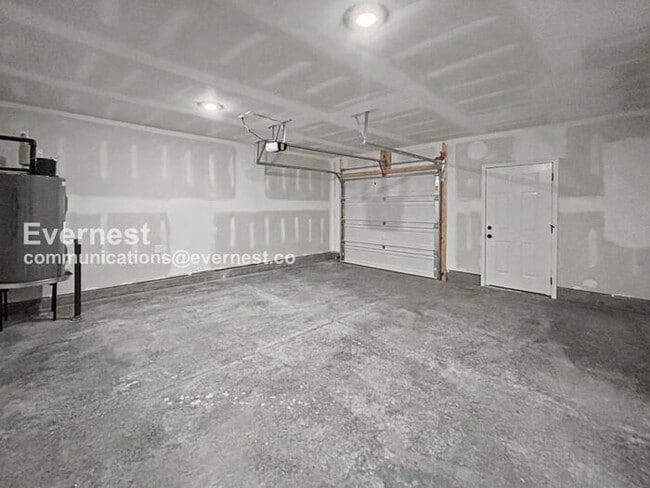 Building Photo - 456 Blair Rd