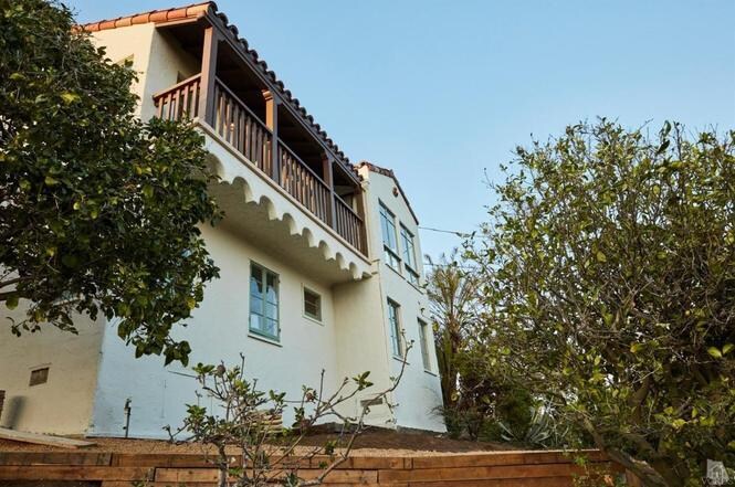 Building Photo - 376 Artemesia Ave