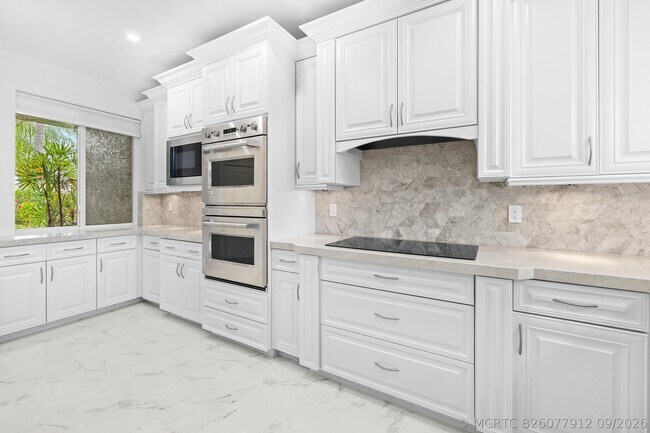 Building Photo - 88 N Lakeshore Dr