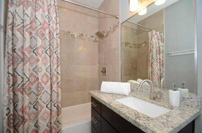 Building Photo - 2211 Hutchins St