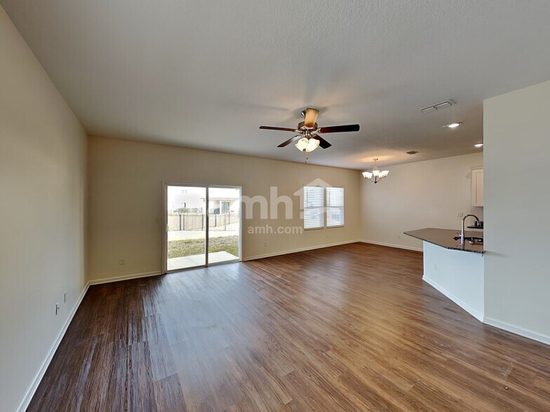 Building Photo - 205 W Jayce Wy