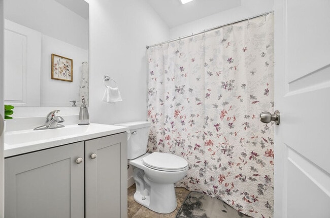 Building Photo - 1019 Central Ave