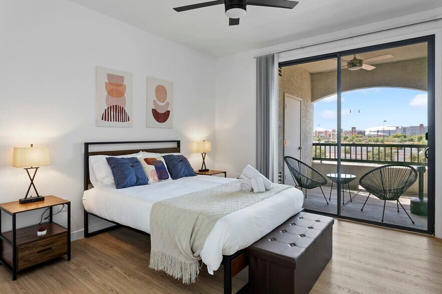 Building Photo - 9450 W Cabela Dr