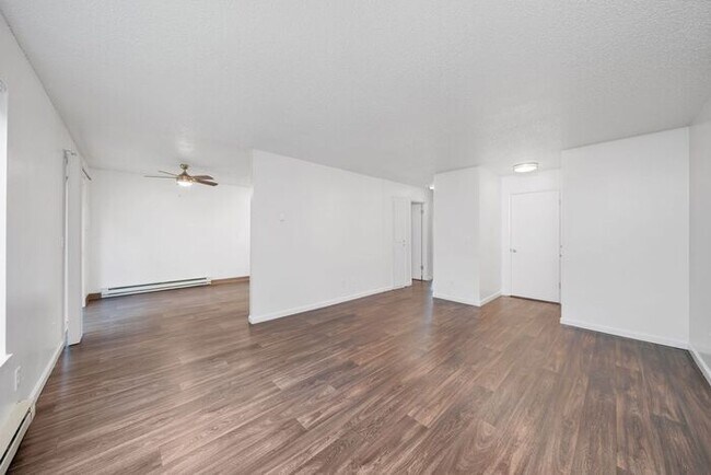 Building Photo - Portsmouth Community! Move in Special 55in Flat Screen TV!!