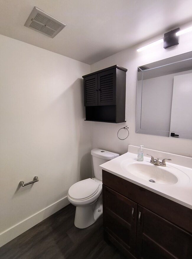 Building Photo - Available Now! Beautifully Remodeled 2 Story Condo located in Sacramento!