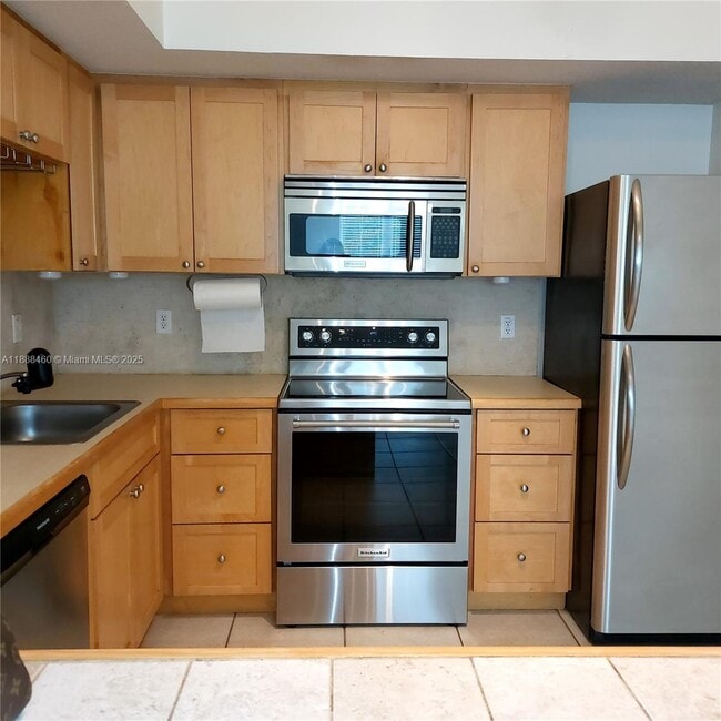 Building Photo - 2630 SW 28th St