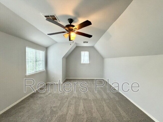 Building Photo - 8523 S 70th E Ave