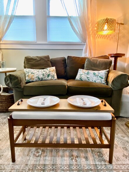 Building Photo - 809 W 40th St