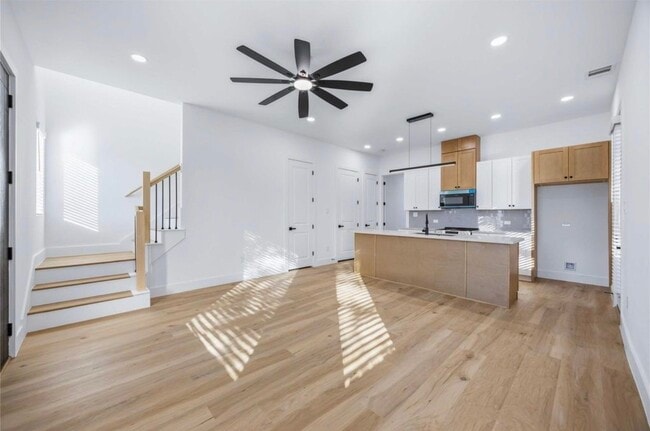 Building Photo - 3923 Aledo St